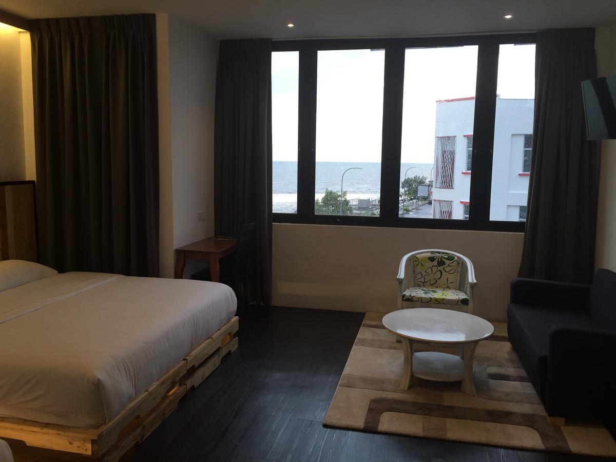 The Oikos Hotel Понтиан Кечил Екстериор снимка