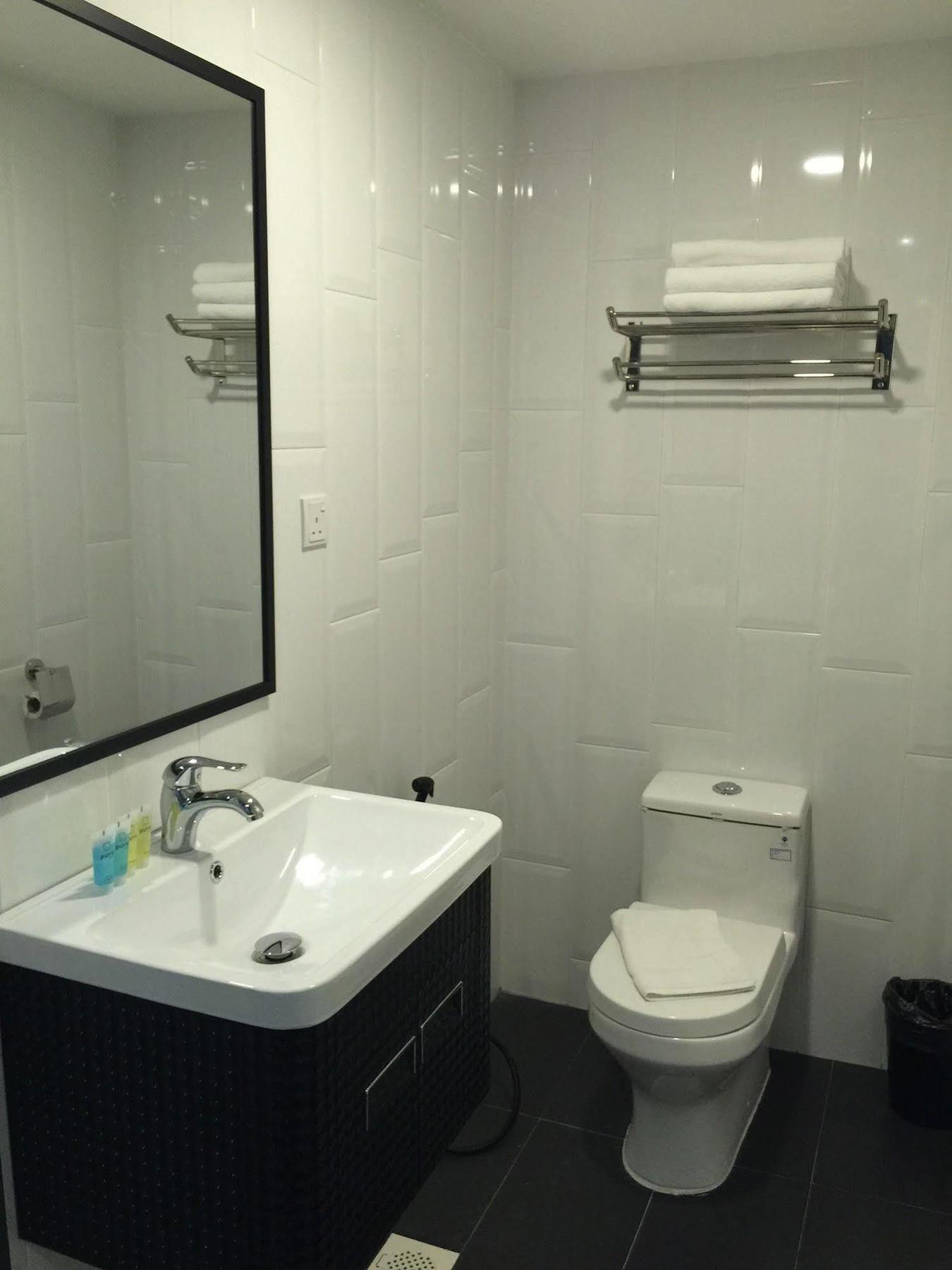 The Oikos Hotel Понтиан Кечил Екстериор снимка