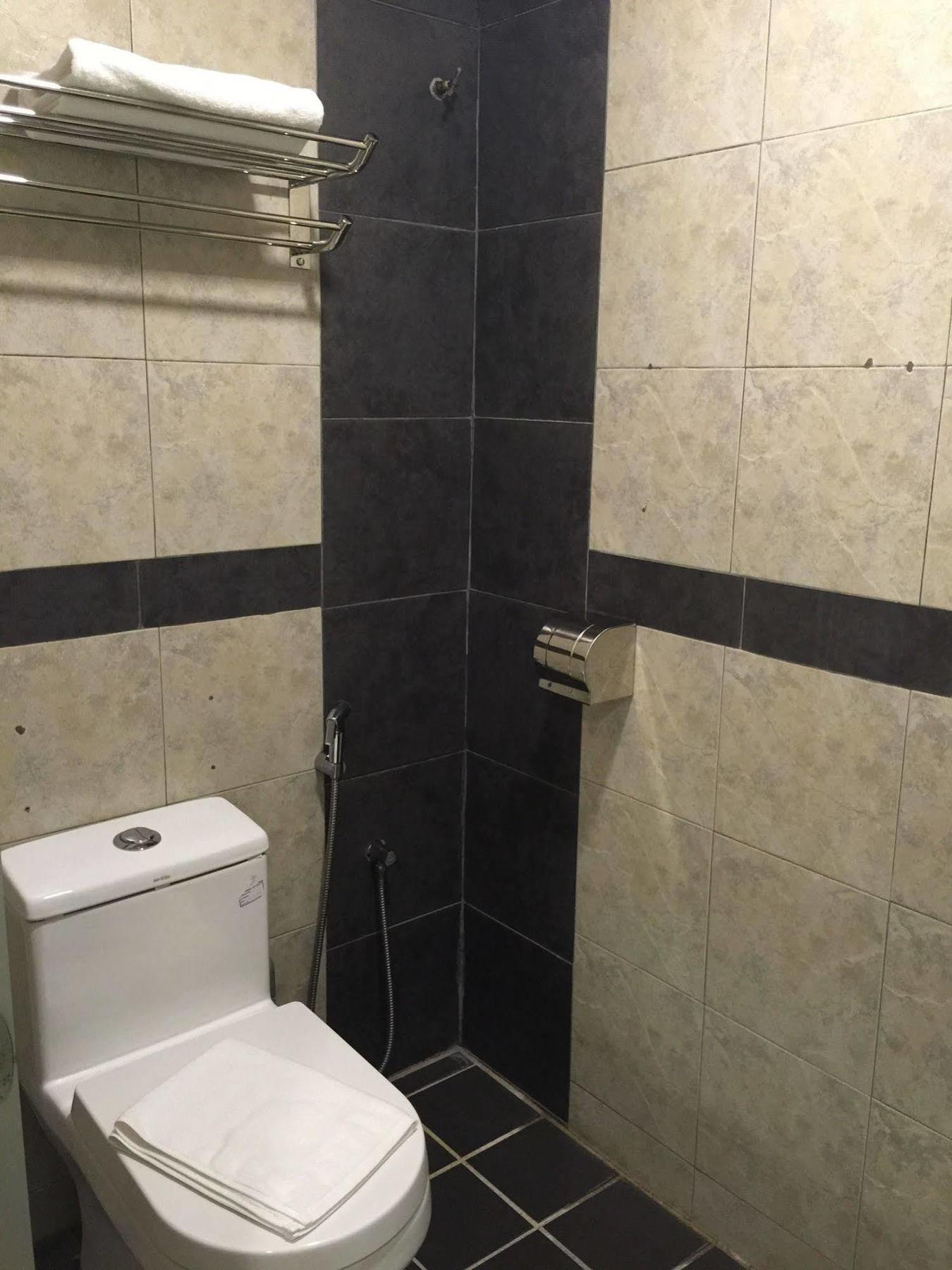 The Oikos Hotel Понтиан Кечил Екстериор снимка