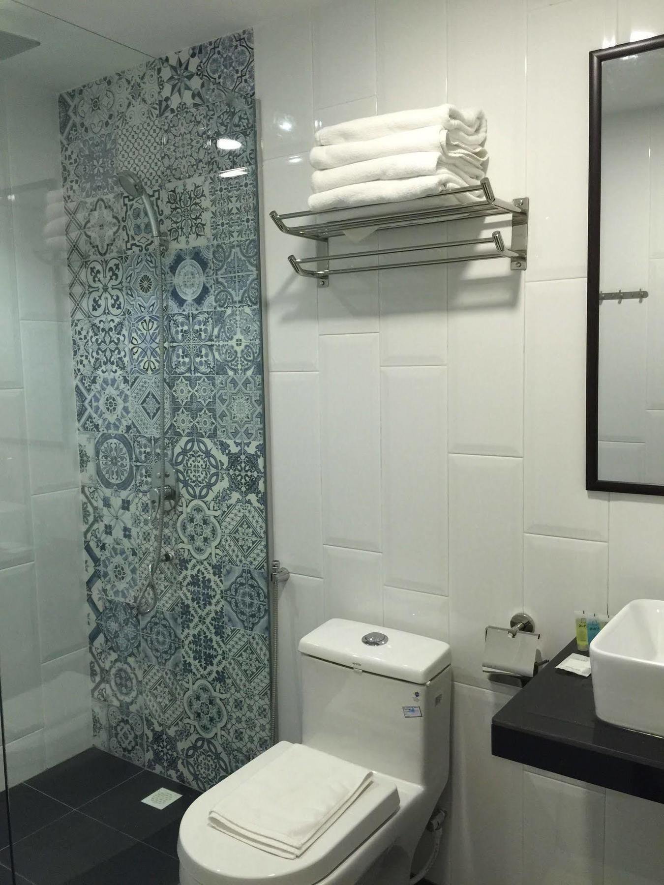 The Oikos Hotel Понтиан Кечил Екстериор снимка